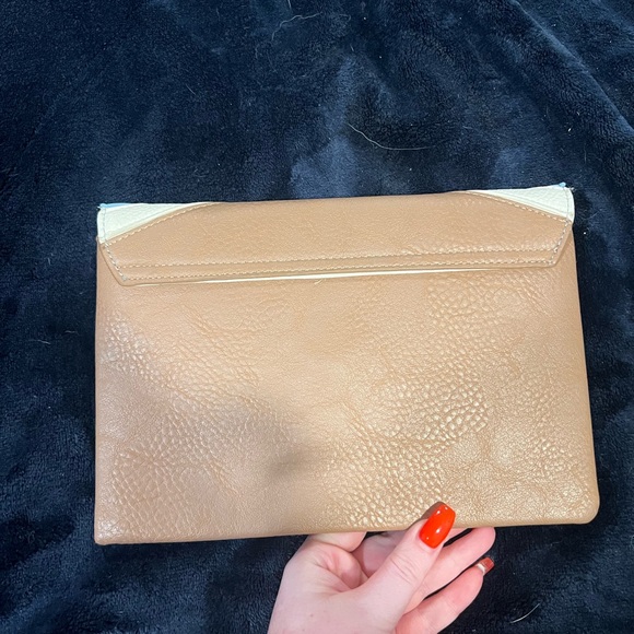 Charming Charlies clutch/wristlet - Picture 5 of 6